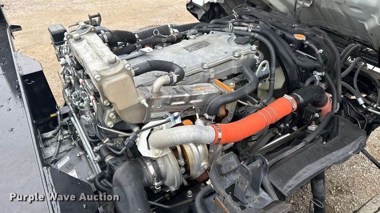 image for item EG1828 2022 Isuzu NRR rollback truck