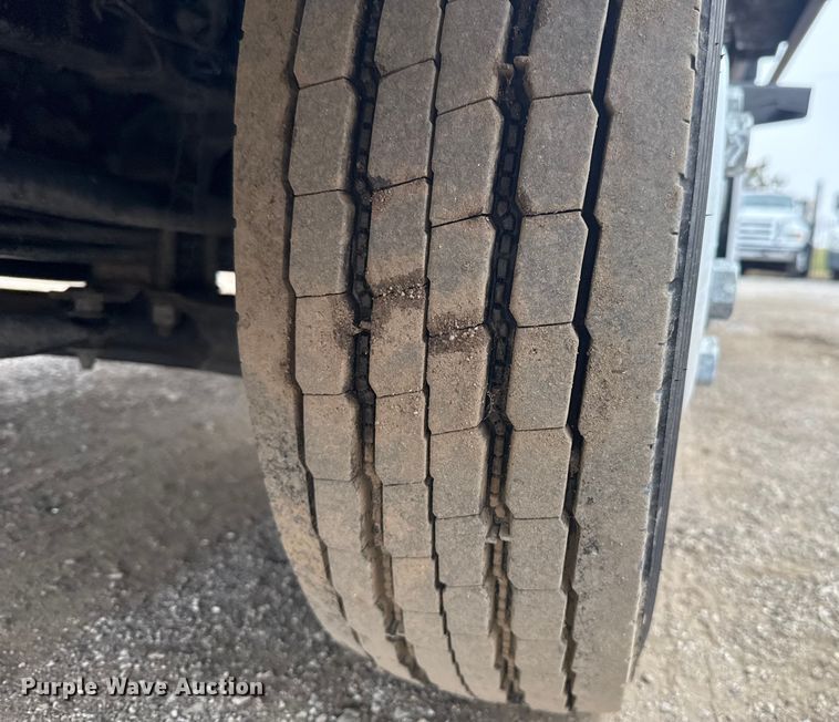 image for item EG1828 2022 Isuzu NRR rollback truck