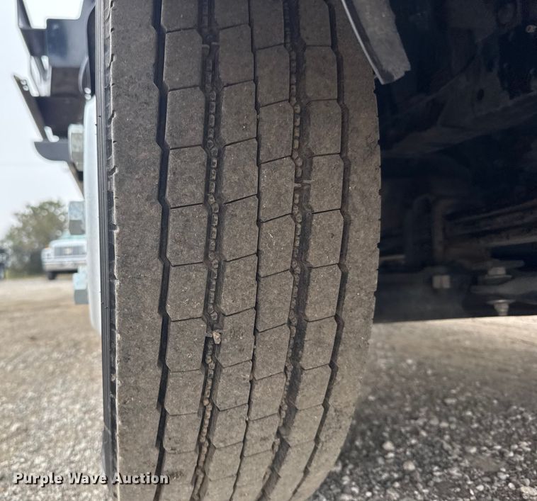 image for item EG1828 2022 Isuzu NRR rollback truck