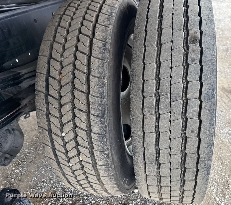 image for item EG1828 2022 Isuzu NRR rollback truck