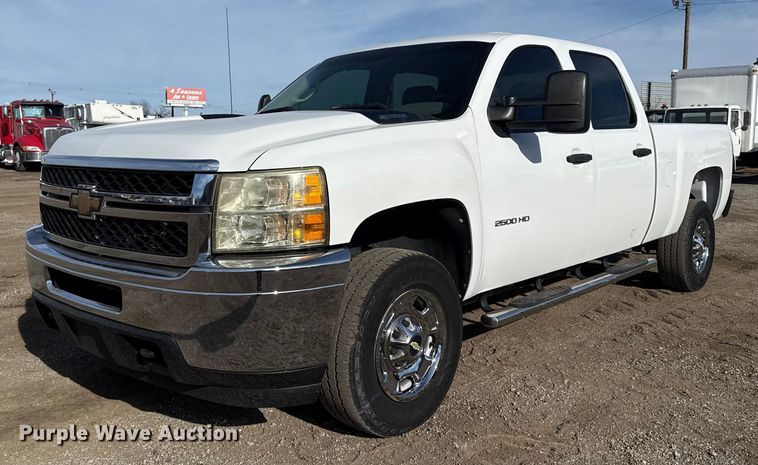 image for item EG1857 2011 Chevrolet 2500HD Crew Cab pickup truck
