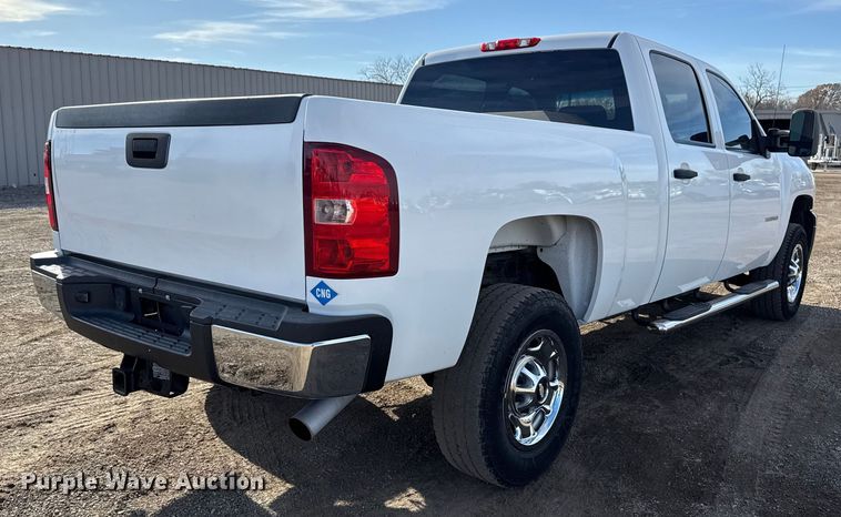 image for item EG1857 2011 Chevrolet 2500HD Crew Cab pickup truck