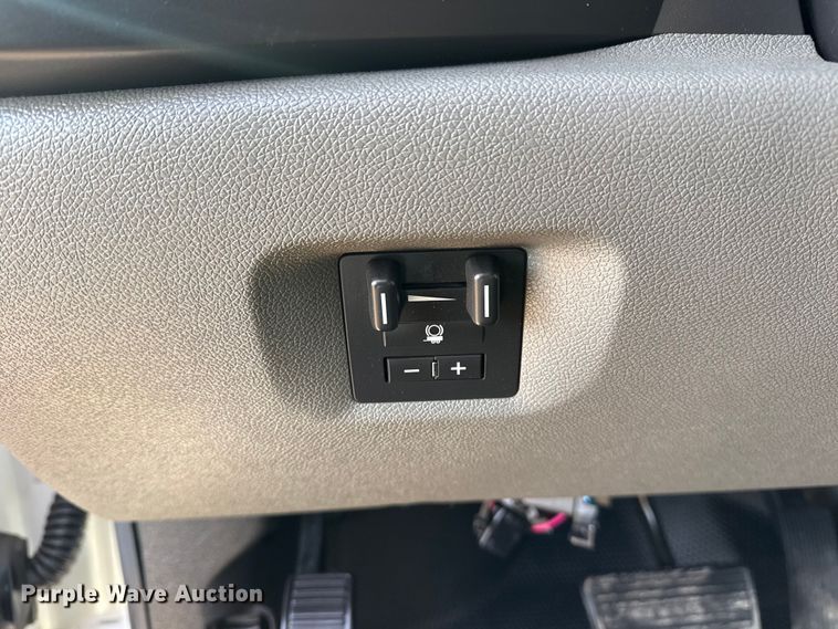 image for item EG1857 2011 Chevrolet 2500HD Crew Cab pickup truck