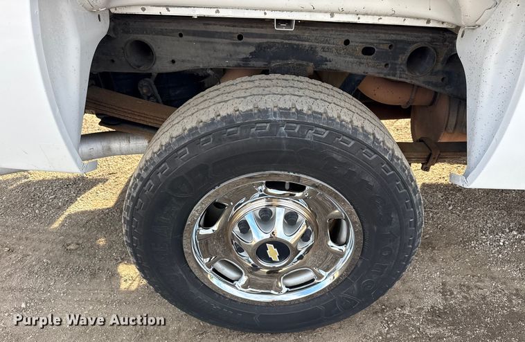 image for item EG1857 2011 Chevrolet 2500HD Crew Cab pickup truck