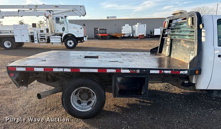 image for item EG1912 2013 Chevrolet Silverado 3500HD flatbed pickup truck