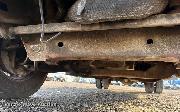 image for item EG1912 2013 Chevrolet Silverado 3500HD flatbed pickup truck