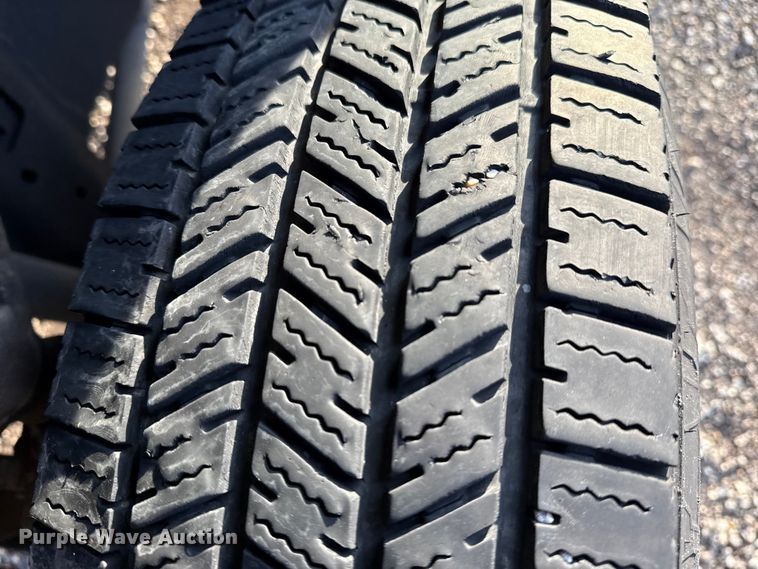 image for item EG1912 2013 Chevrolet Silverado 3500HD flatbed pickup truck