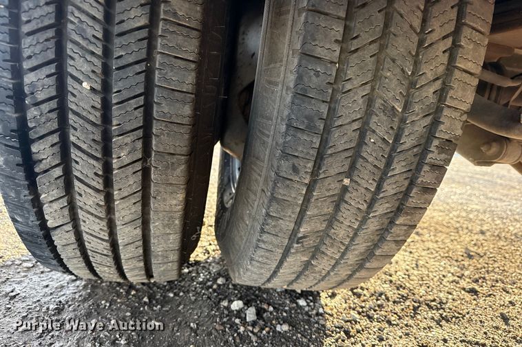 image for item EG1912 2013 Chevrolet Silverado 3500HD flatbed pickup truck