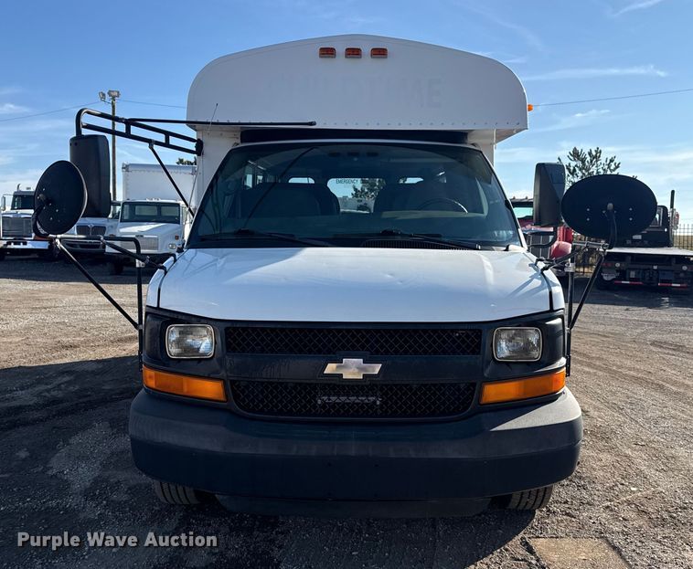 image for item EG1916 2007 Chevrolet Express bus