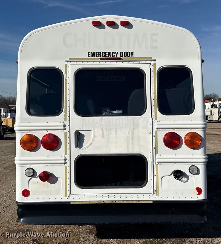 image for item EG1916 2007 Chevrolet Express bus