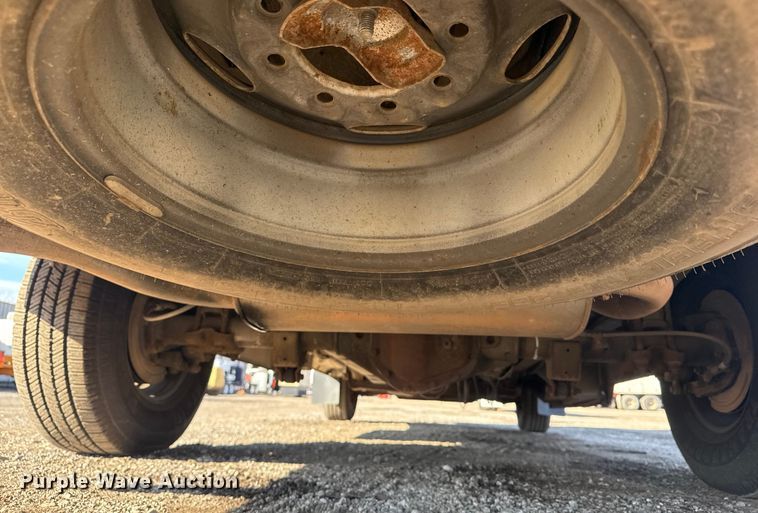 image for item EG1916 2007 Chevrolet Express bus