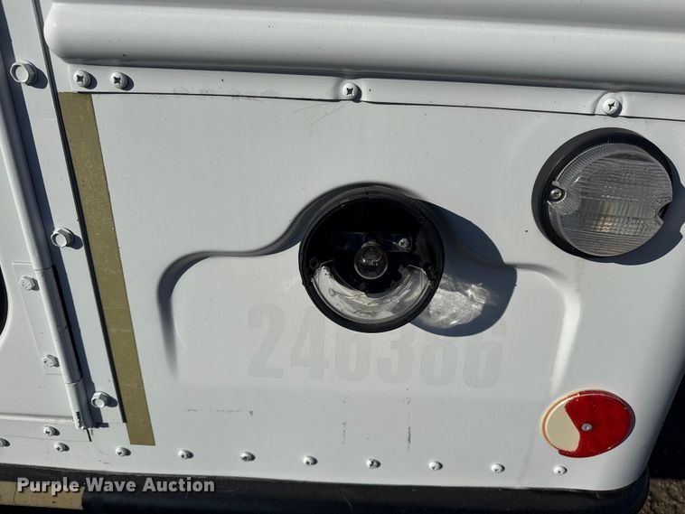 image for item EG1916 2007 Chevrolet Express bus