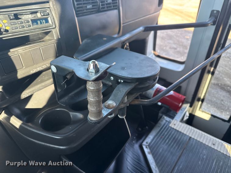 image for item EG1916 2007 Chevrolet Express bus