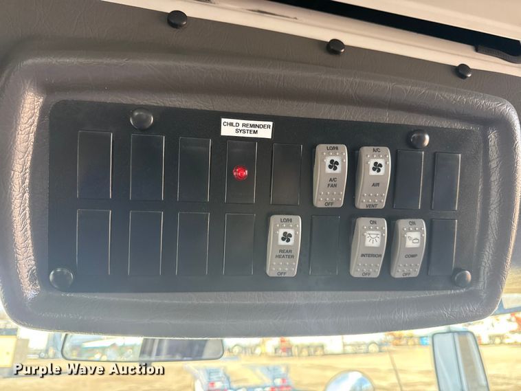 image for item EG1916 2007 Chevrolet Express bus