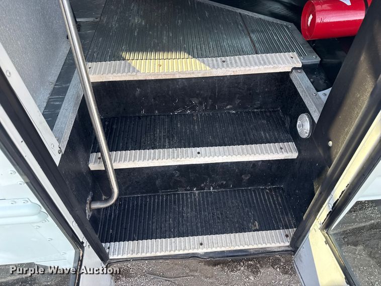 image for item EG1916 2007 Chevrolet Express bus