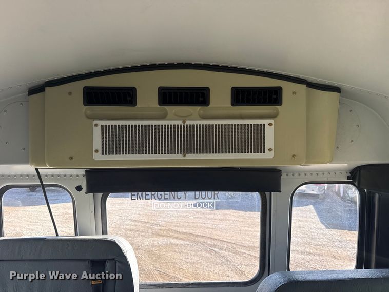 image for item EG1916 2007 Chevrolet Express bus