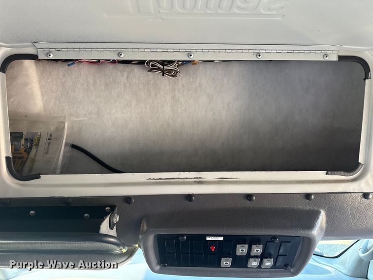 image for item EG1916 2007 Chevrolet Express bus