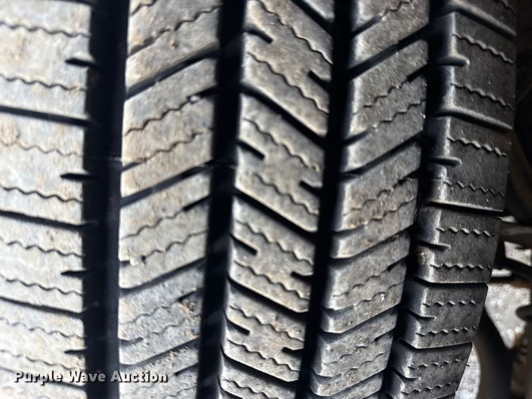 image for item EG1916 2007 Chevrolet Express bus