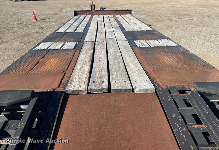 image for item EG1927 2011 Interstate Trailers 20DTA equipment trailer