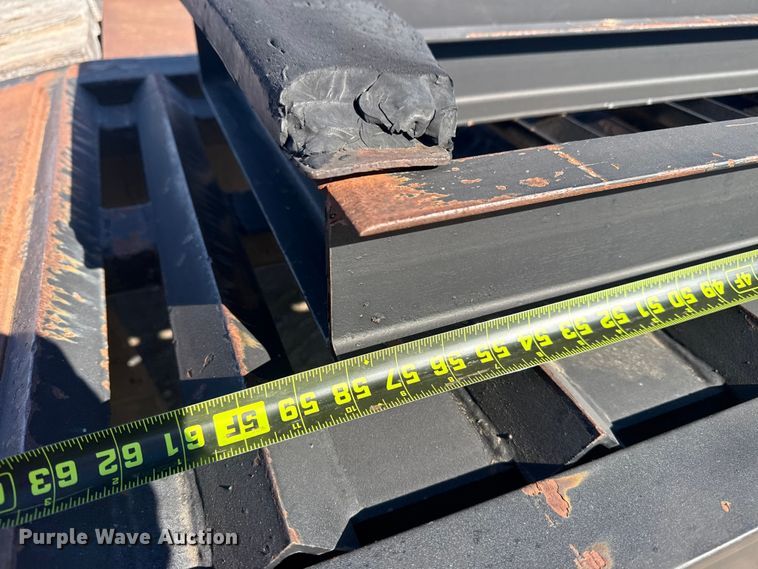 image for item EG1927 2011 Interstate Trailers 20DTA equipment trailer