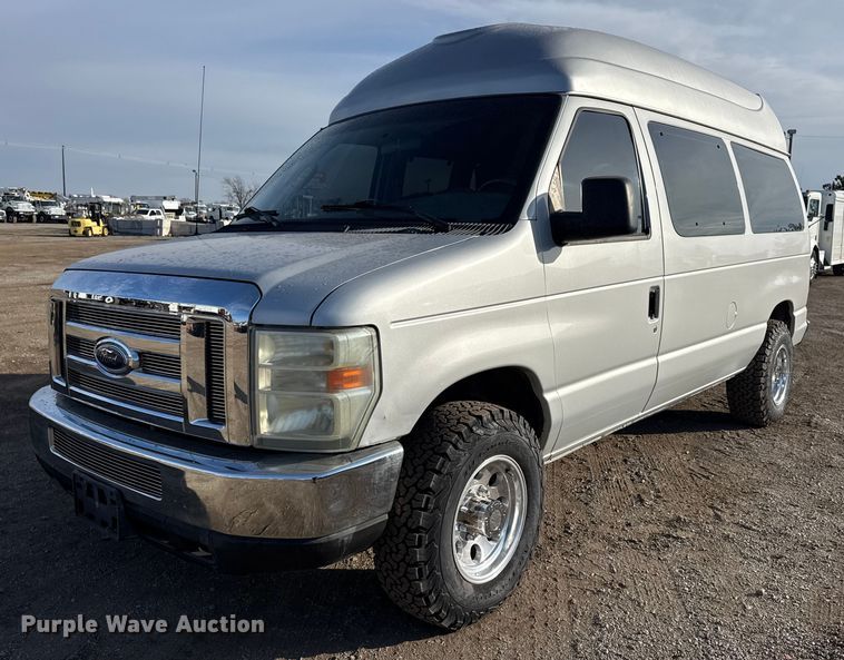 image for item EG1935 2008 Ford E350 handicap accessible van