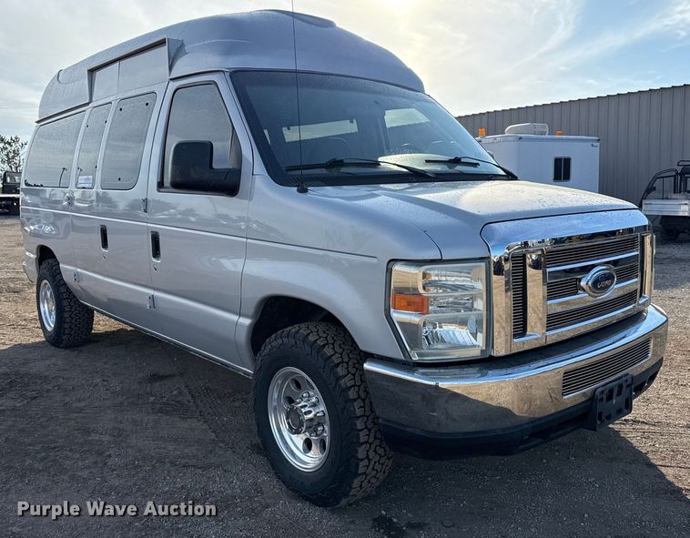 image for item EG1935 2008 Ford E350 handicap accessible van