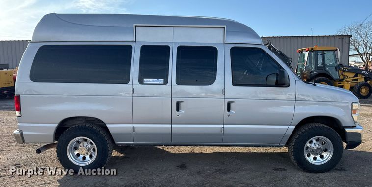 image for item EG1935 2008 Ford E350 handicap accessible van