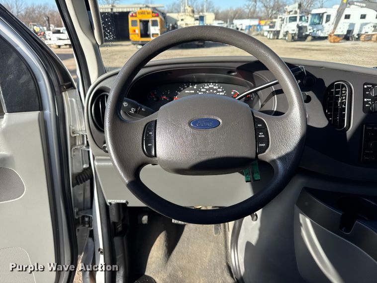 image for item EG1935 2008 Ford E350 handicap accessible van