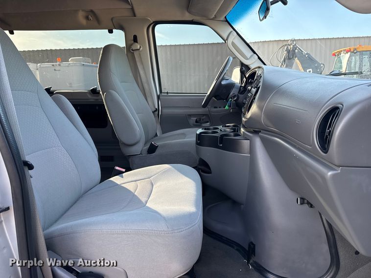 image for item EG1935 2008 Ford E350 handicap accessible van