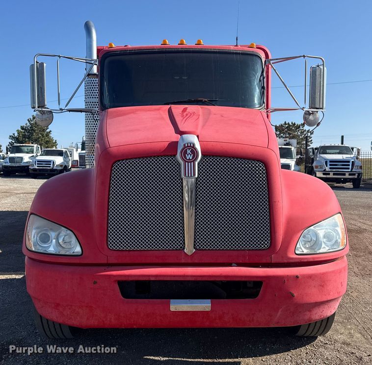 image for item EG1939 2012 Kenworth T370 delivery truck