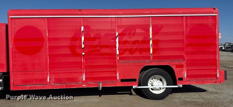 image for item EG1939 2012 Kenworth T370 delivery truck