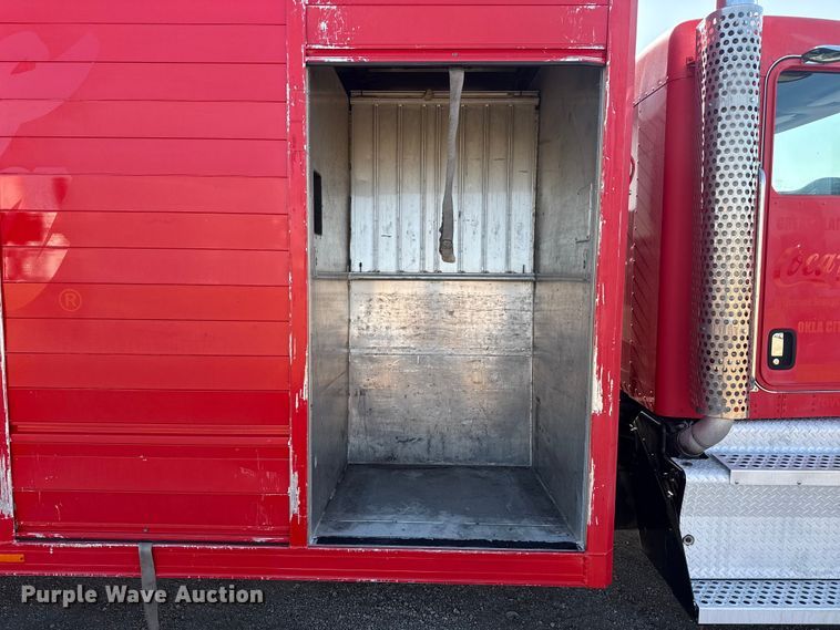 image for item EG1939 2012 Kenworth T370 delivery truck