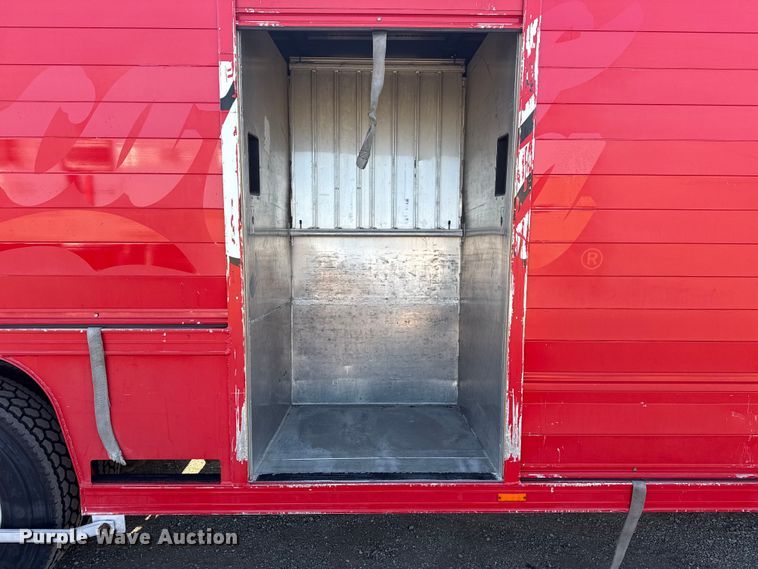 image for item EG1939 2012 Kenworth T370 delivery truck