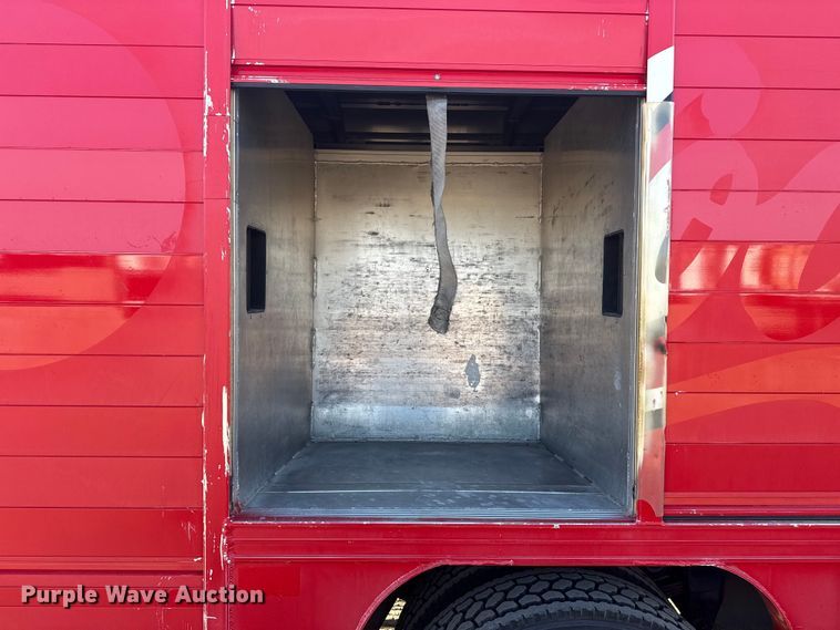 image for item EG1939 2012 Kenworth T370 delivery truck