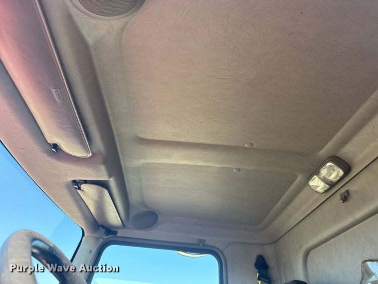 image for item EG1939 2012 Kenworth T370 delivery truck