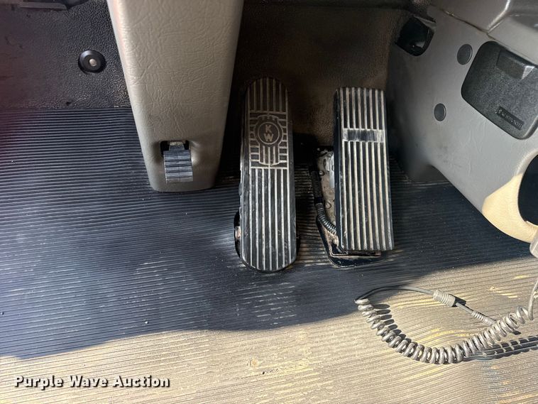 image for item EG1939 2012 Kenworth T370 delivery truck