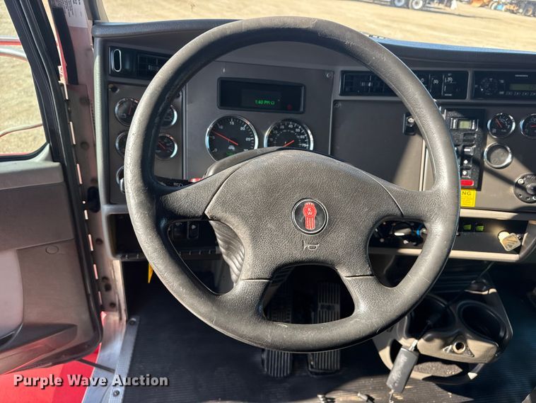 image for item EG1939 2012 Kenworth T370 delivery truck