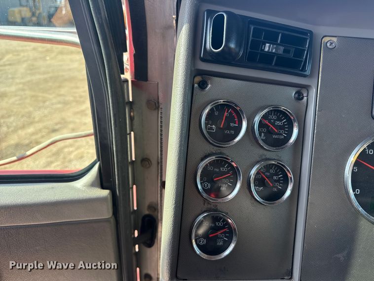 image for item EG1939 2012 Kenworth T370 delivery truck