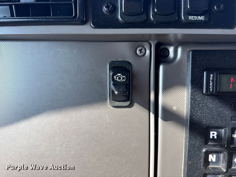 image for item EG1939 2012 Kenworth T370 delivery truck