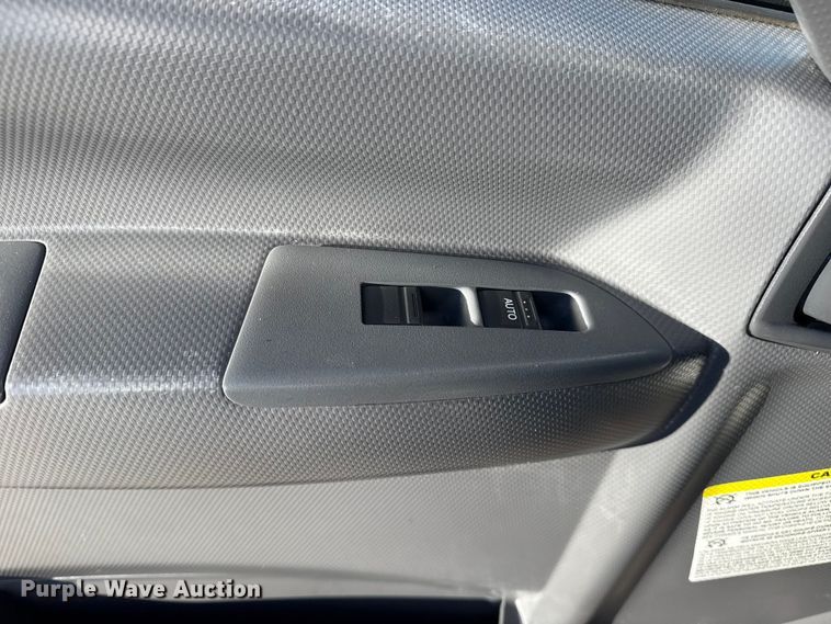 image for item EG1966 2020 Isuzu NRR box truck