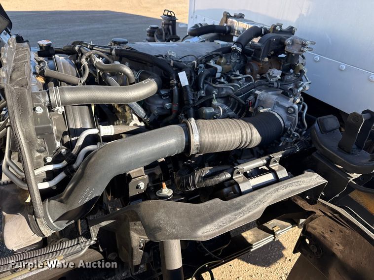 image for item EG1966 2020 Isuzu NRR box truck