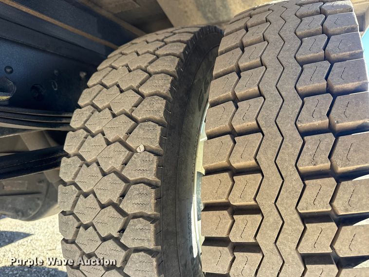 image for item EG1966 2020 Isuzu NRR box truck