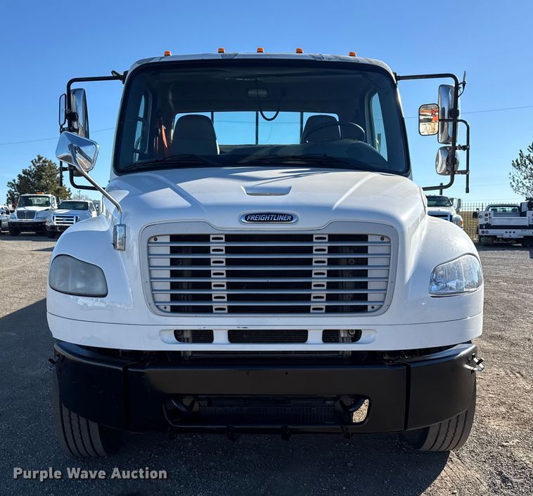 image for item EG1967 2016 Freightliner Business Class M2 rollback truck