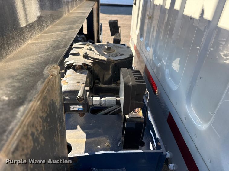 image for item EG1967 2016 Freightliner Business Class M2 rollback truck