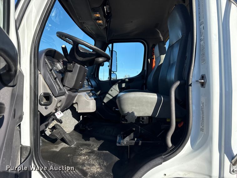 image for item EG1967 2016 Freightliner Business Class M2 rollback truck