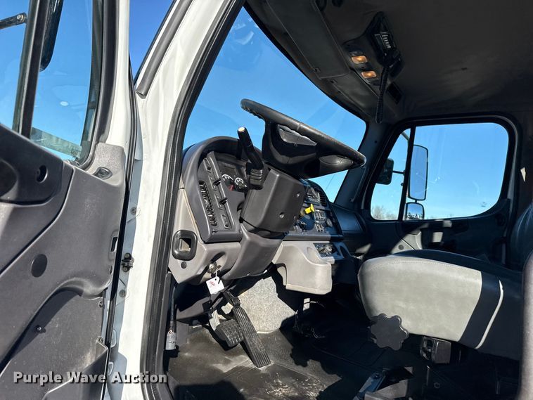 image for item EG1967 2016 Freightliner Business Class M2 rollback truck