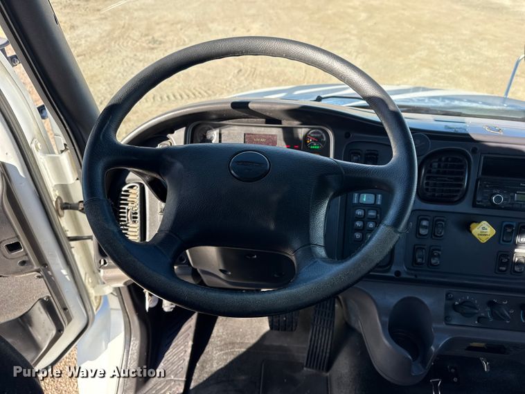 image for item EG1967 2016 Freightliner Business Class M2 rollback truck