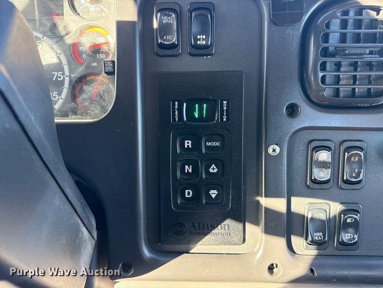 image for item EG1967 2016 Freightliner Business Class M2 rollback truck