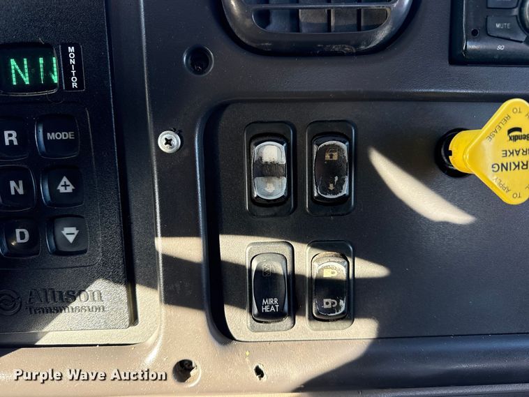 image for item EG1967 2016 Freightliner Business Class M2 rollback truck