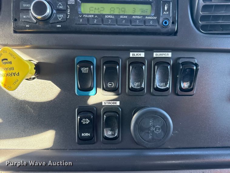 image for item EG1967 2016 Freightliner Business Class M2 rollback truck